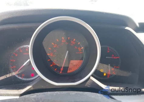 2010 Toyota 4Runner Sr5 V6 z USA, uszkodzony, nr VIN JTEZU5JR6A5007332